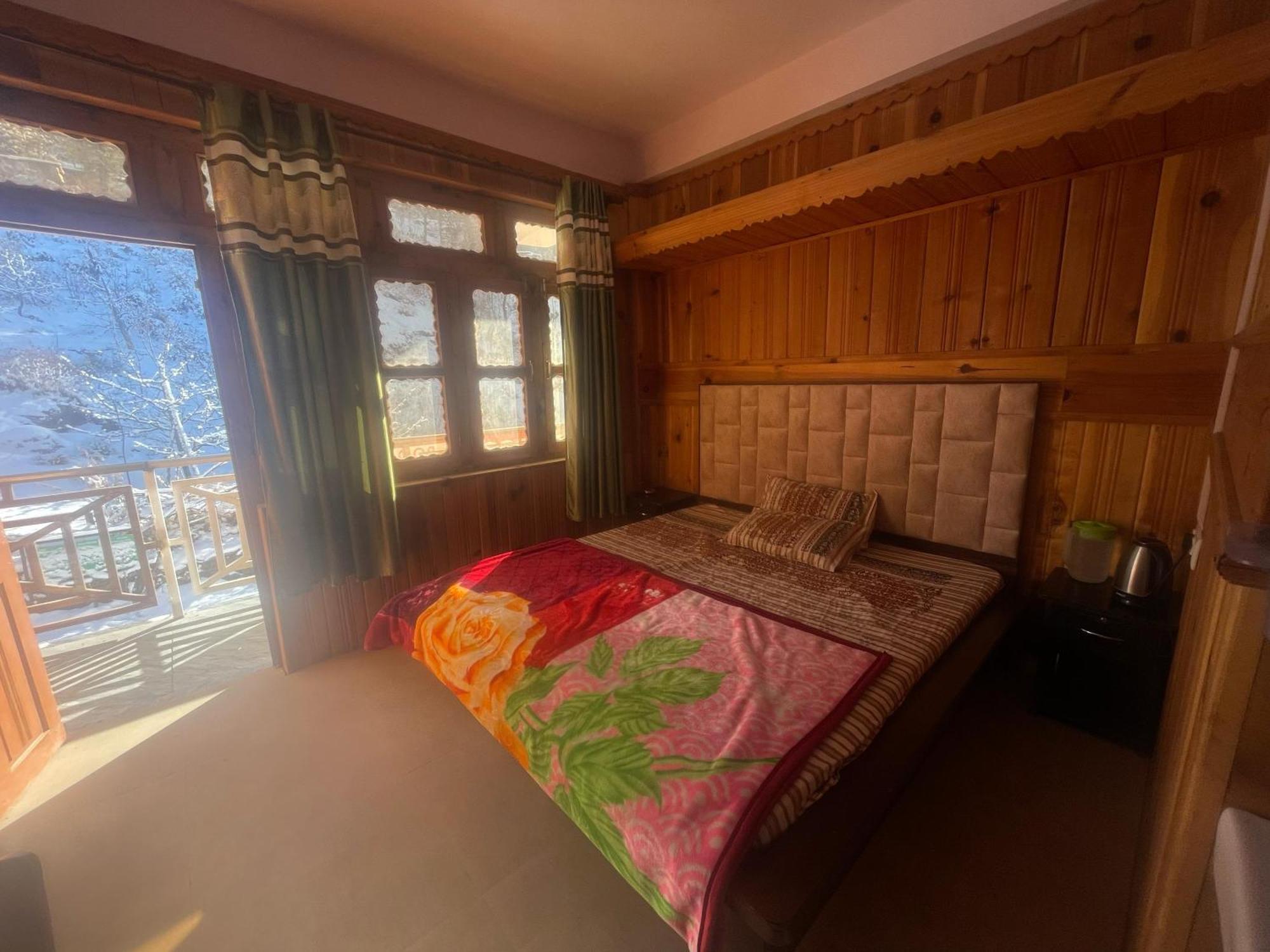 Hotel Sss The Chanshal Retreat Khashdhar Екстер'єр фото